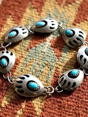 Vintage Navajo Sterling Silver Sleeping Beauty Turquoise Bear Paw Link Bracelet